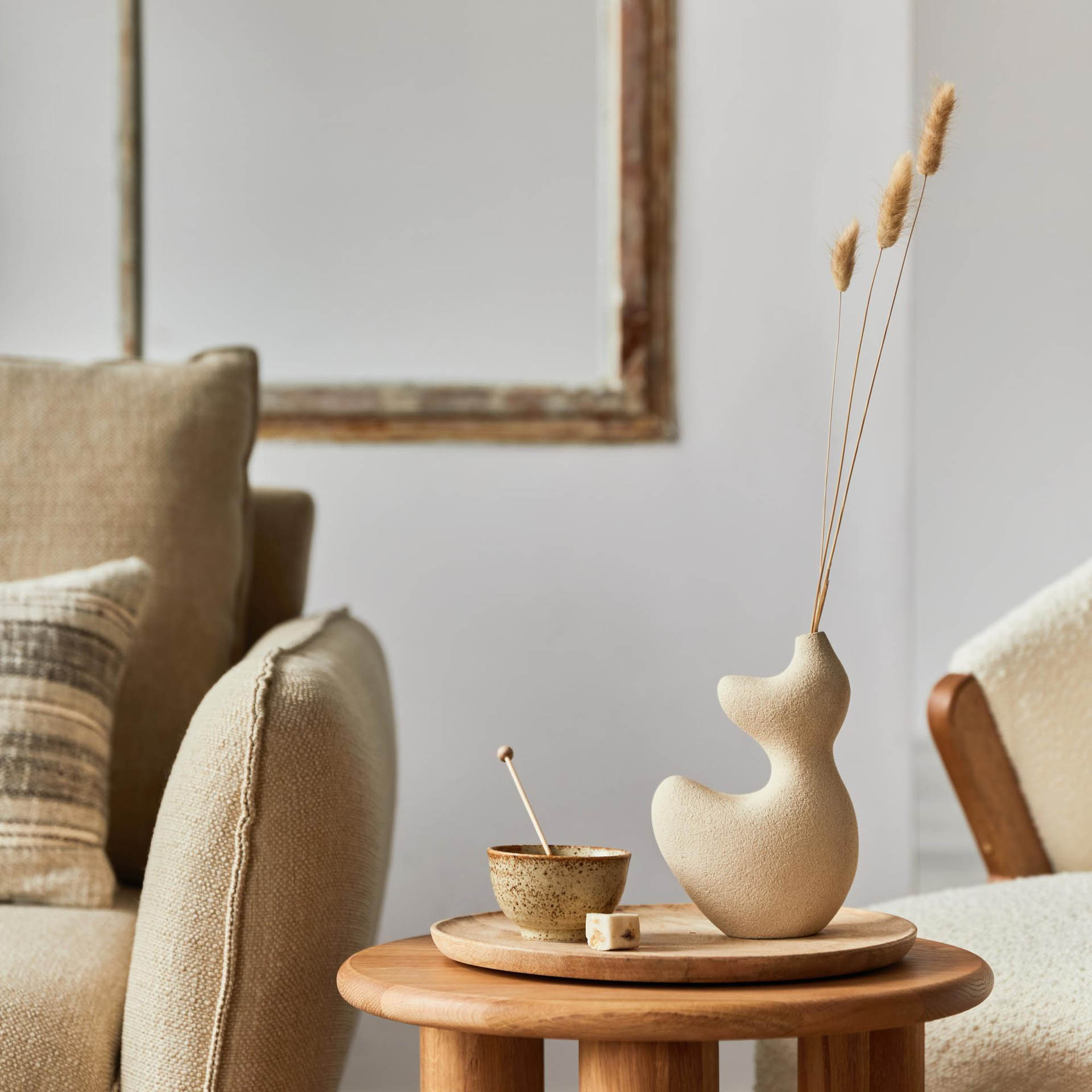 Artistic Expressions: Incorporating Art into Interior Design - Brandmakerr